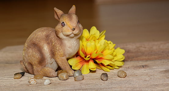 野兔, dekohase, 花, 布料花, 黄色, 石头, 木材