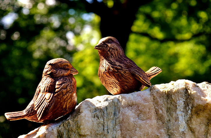 Birdie, bronce, figuras, lindo, sentarse, pájaro, temas de animales