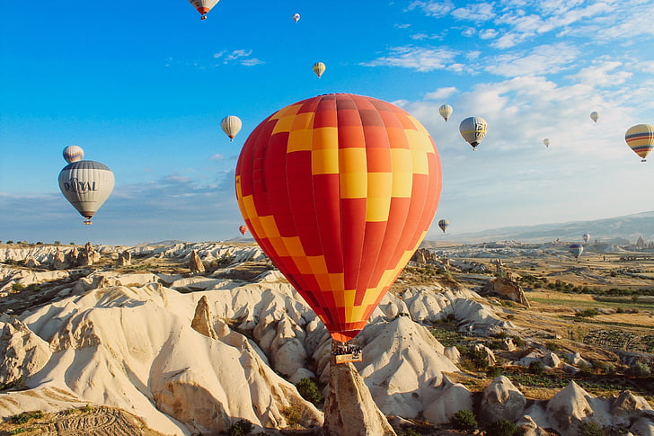 hete lucht ballonnen, rotsen, kliffen, valleien, velden, landschap, hete luchtballon