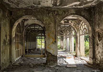 Kupari, Dubrovník, Grand hotel, Chorvatsko, válka, zničeno, opuštěné
