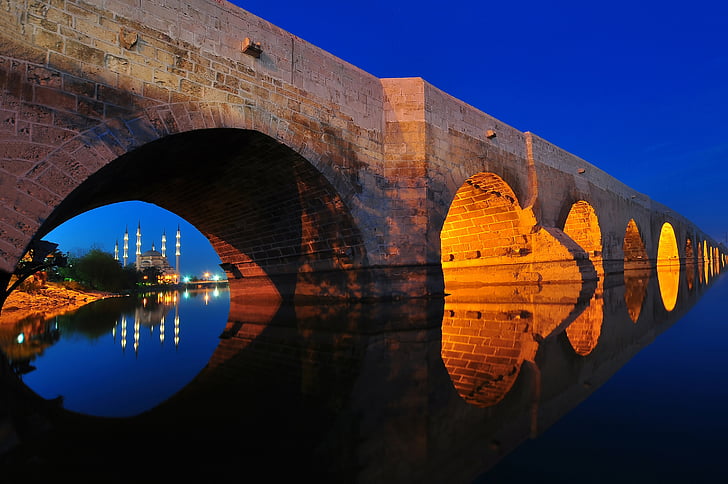 Adana, antiguo, Puente de piedra