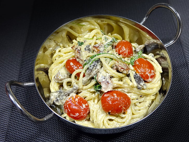 kremasta tjestenina, talijanski, maslinovo ulje, hrana, rajčica, češnjak, gljiva