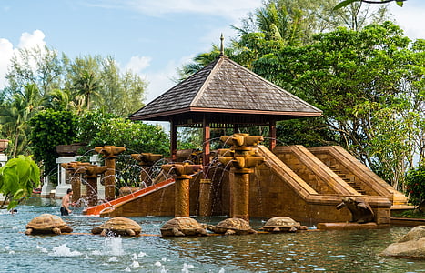 Phuket, Thailanda, Marriott beach resort, piscină, sculpturi de broasca testoasa, cer, nori