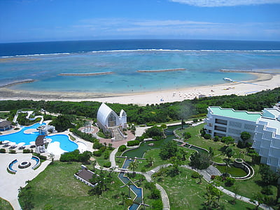 Isola di Ishigaki, Chiesa, matrimonio, vetro macchiato, barriere coralline, piscina, cielo blu