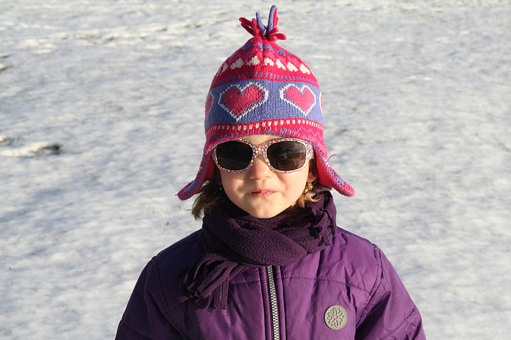 kind, winter, sneeuw, een cap