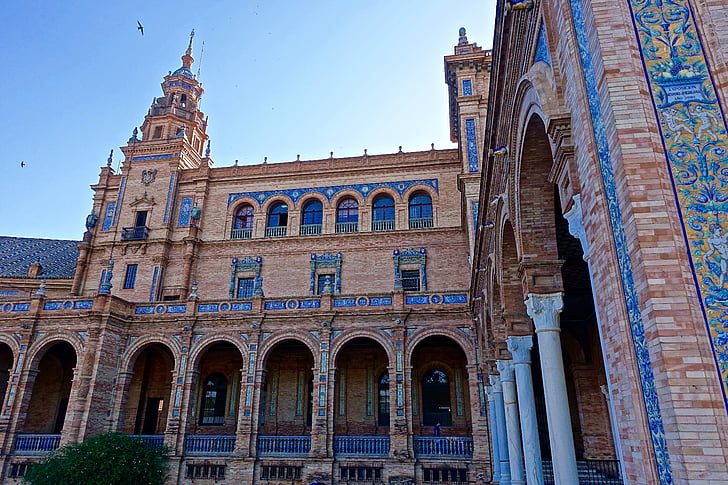 Plaza de espania, cung điện, Sevilla, lịch sử, nổi tiếng, Đài tưởng niệm, kiến trúc