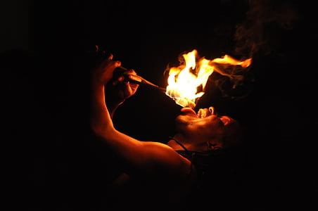 огонь, глотал, жара, уличный художник, огонь - природное явление, пламя, тепло - температура