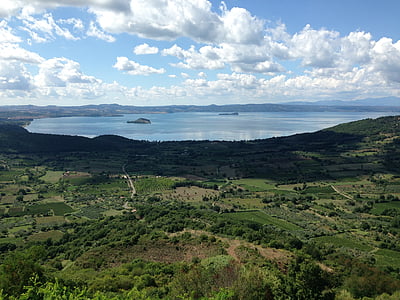 Italija, jezero, Lago di Bolseni, Montefiascone, Prikaz, oblaci, neaktivan vulkan