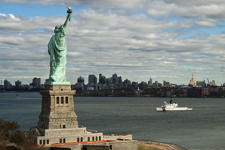 άγαλμα της ελευθερίας, στον ορίζοντα, Νέα Υόρκη, Λιμενικό Σώμα, πλοίο, Μανχάταν, νησί