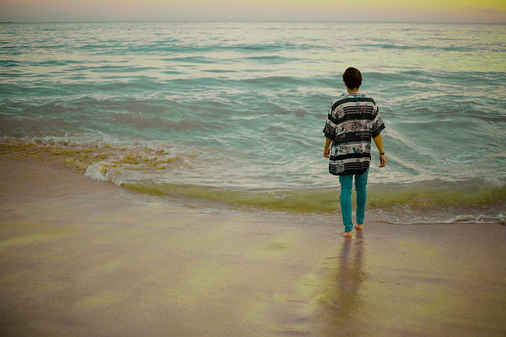 persona, caminant, marró, sorra, vora del mar, Mar, oceà