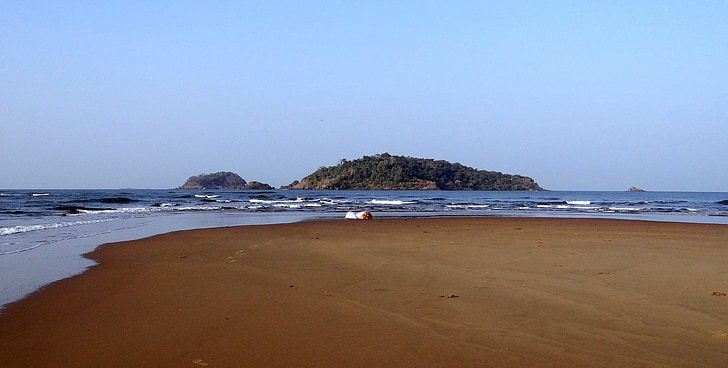 sandbar, sea, waves, rocky-outcrop, karwar, india