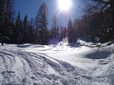 Backcountry skiiing, Ски алпинизъм, Ски touring, skitouren излизащите, вал d'ultimo, Южен Тирол, Италия