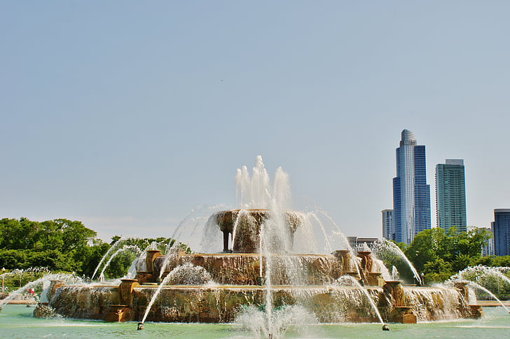 fountain, Buckingham Fountain, sprinklers, water, city, buildings, towers