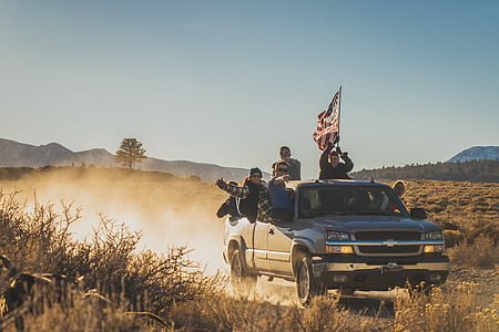 kaland, amerikai zászló, sivatag, fű, a szabadban, az emberek, pick-up