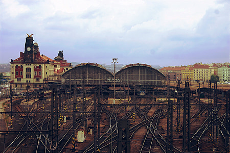 Praha, togstasjon, byen, jernbane