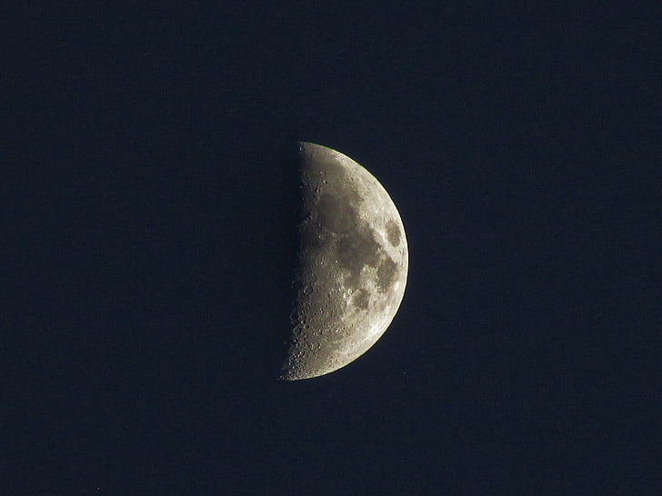 lua, à noite, cratera