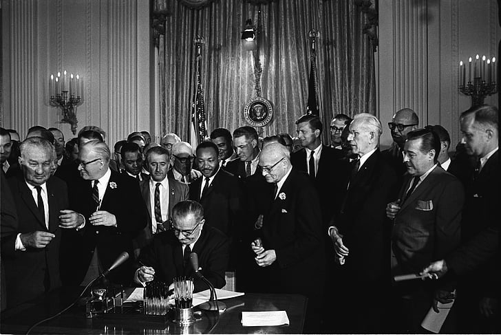 formand, Lyndon b johnson, borgerlige rettigheder act, 1964, Martin luther king, Jr, tegn