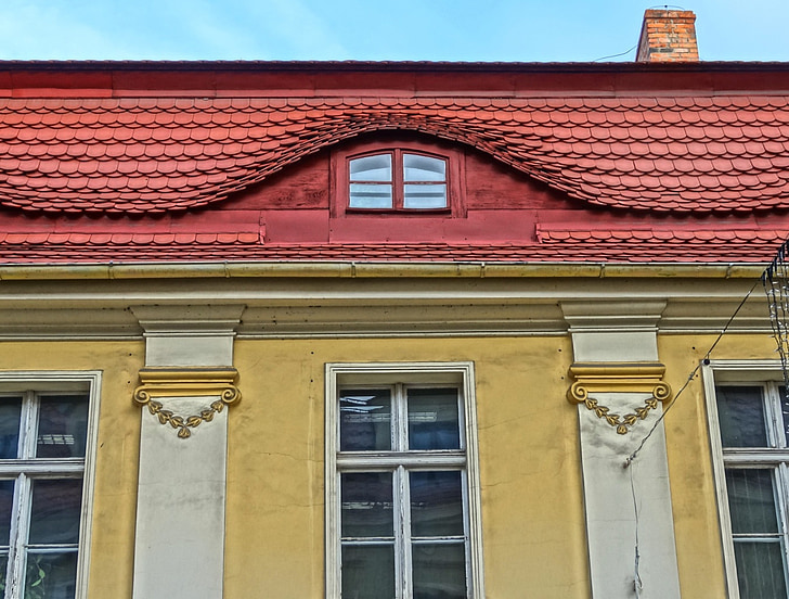 Bydgoszcz, lucarne, architecture, toit, maison, Windows, façade
