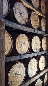 drveni, viski, bačve, Woodford rezervat, burbon