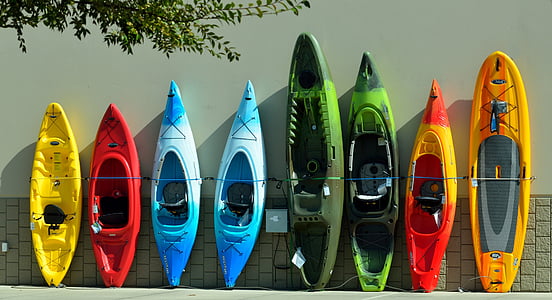 colorido, kayaks, para la venta, agua, vacaciones, deporte, kayak