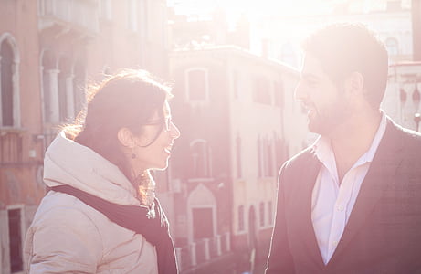 ερωτεύονται με, Ερωτευμένο ζευγάρι, Βενετία, ηλιακό φως, Ιταλικά, λάμψη, ομιλία