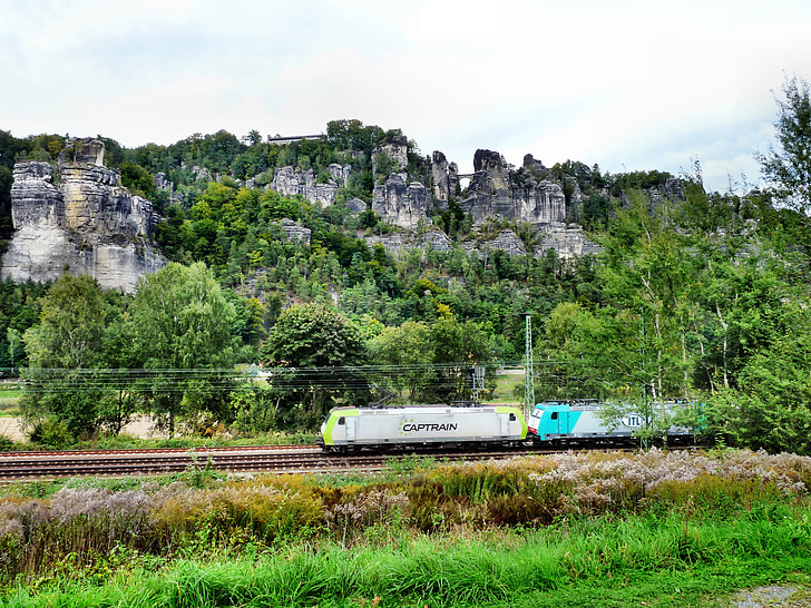 oblast Bastei, vlakem, Saské Švýcarsko, krajina, stoupání, sandsteingebierge