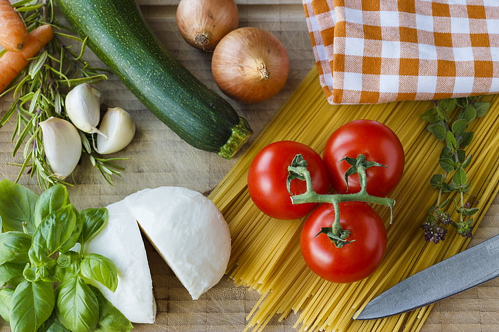 Mozzarella, tomāti, garšaugi, Itāliešu, pavārs, Ķiploki, sastāvdaļas
