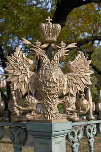 st petersburg russia, cottage, petr pervyj, fence, fragment, eagle, crown