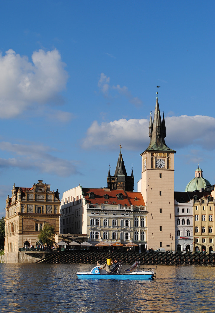 República Checa, Praga, casco antiguo, puente, bote a pedal, Moldova