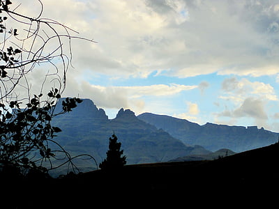 montagnes du Drakensberg, montagnes, jusqu'à maintenant, bleu, arbres, brosse, pente