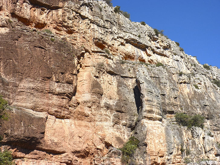 rock wall, montsant, needle rock, priorat, hiking, rock column, limestone