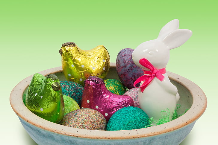 Semana Santa, Nido de Pascua, Conejito de Pascua, porcelana, lazo, huevo, color