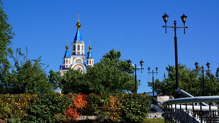 Khabarovsk, Komsomolskaya square, Templul, parcul oraşului, scara, toamna