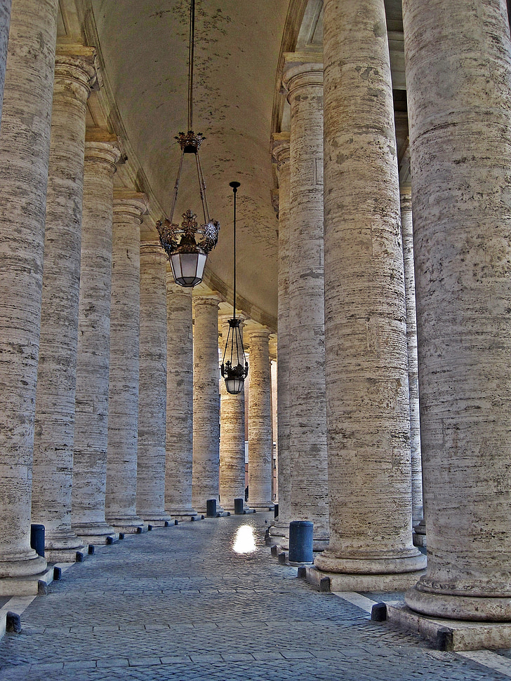 Roma, Italija, St peters aikštė, Kolonada, stulpeliai, stulpai, pėsčiųjų takas