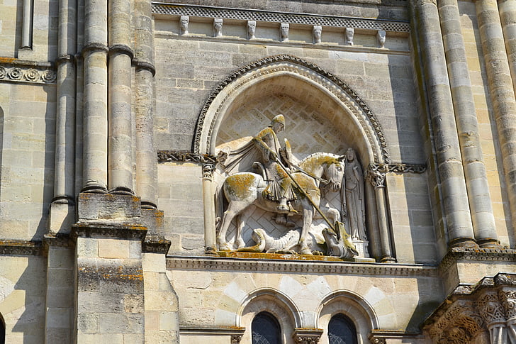 bordeaux, saint-georges, facade, church, high relief, stone church, knight