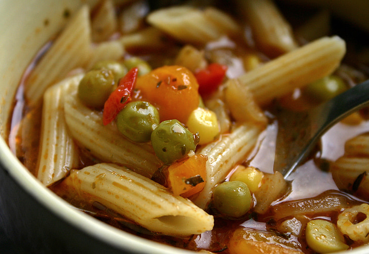 minestra di tagliatella, zuppa di verdure, zuppa, Noodle, pasta, verdure, pisello