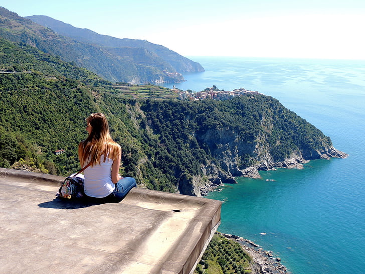 young, girl, sitting, ledge, viewing, looking, scenic
