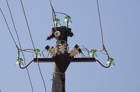 Post, drót, szigetelők (izolátorok), villamos energia, kábel, erő vonal, berendezések