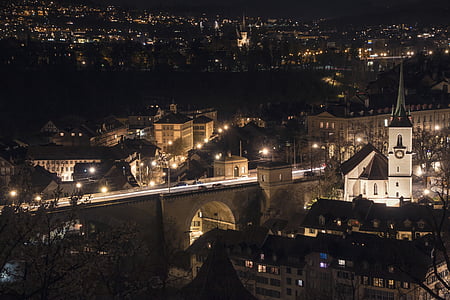 Bern, éjszaka, óváros, templom, rózsakert, nézet, nyári