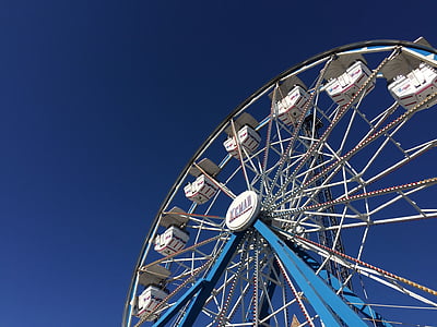 Carnaval, roda gigante, tiro de ângulo baixo, perspectiva, Parque de diversões, Artes cultura e entretenimento, passeio do parque de diversões