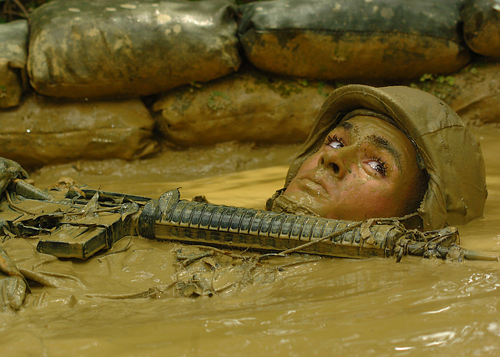 Okinawa, Japan, Mud, sand vesker, rifle, marinen, militære