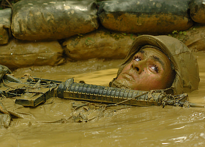 Okinawa, Japan, modder, zandzakken, geweer, Marine, militaire