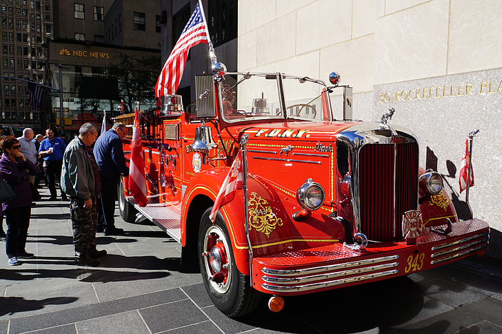 รถดับเพลิงโบราณ, รถดับเพลิงอเมริกัน, oldtimer นักผจญเพลิง, oldtimer ในสหรัฐอเมริกา, พาเหรดนักผจญเพลิงในนิวยอร์ก, สีแดง, ประเทศสหรัฐอเมริกา