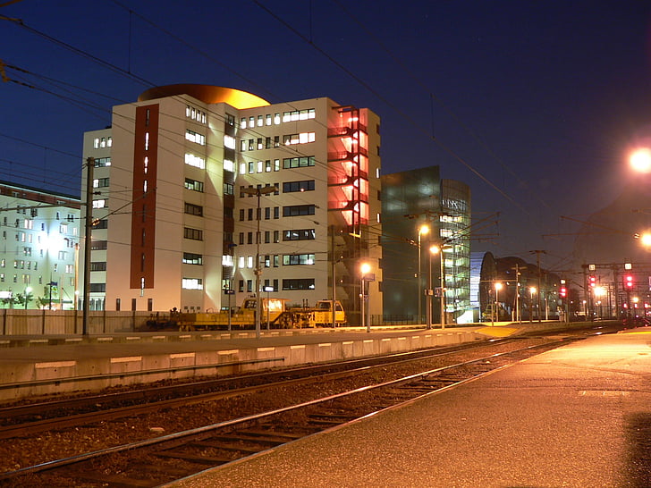 város, éjszaka, Grenoble, Franciaország, Isère, a vonat