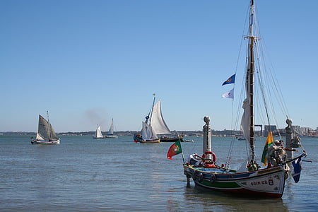 boats, tagus river, tourist