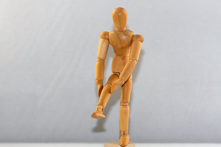 figure, man, knee, knee pain, sport, holzfigur, mannequin