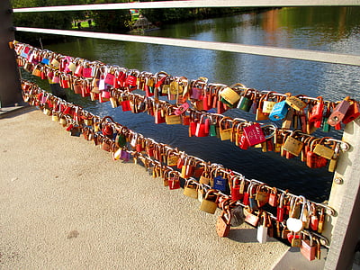 piekaramās, tilts, mīlestības slēdzenes, mīlu, draudzība, romantisks, mīlestības simbolu