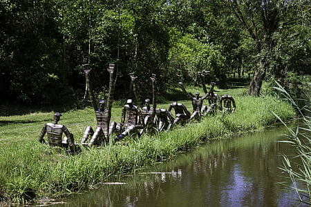 гребцы, стальная группа скульптура, скульптор Боб воды, деревья, трава, воды сторона, Саншайн