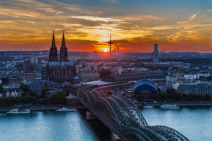 Κολωνία, Καθεδρικός Ναός της Κολωνίας, ηλιοβασίλεμα, ηλιοβασίλεμα Καθεδρικός Ναός Κολωνίας, η γέφυρα Hohenzollern, αρχιτεκτονική, εξωτερικό κτίριο