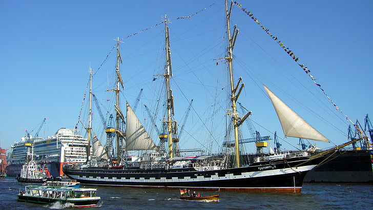 Hamburg, Port födelsedag 2011, pipen parad, segelfartyg, Kruzenshtern, nautiska fartyg, havet